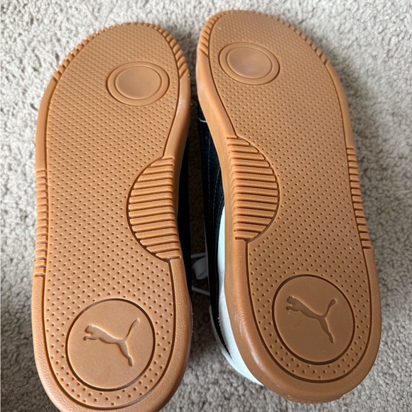 Brand New Puma Women’s Club 5v5 Suede White and Black Sneakers - Picture 7 of 10